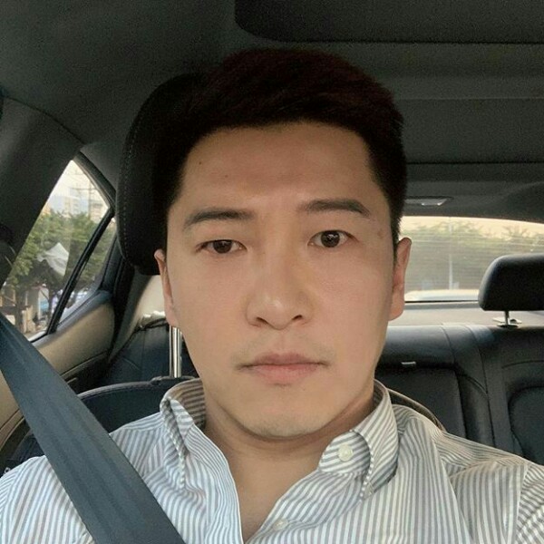 李钟雄的照片
