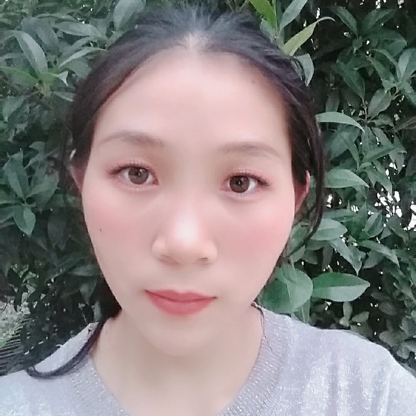 小甜瓜方热情的照片