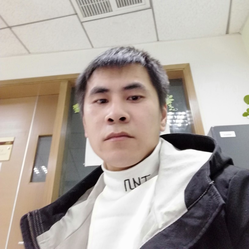 晨阳欢呼的照片