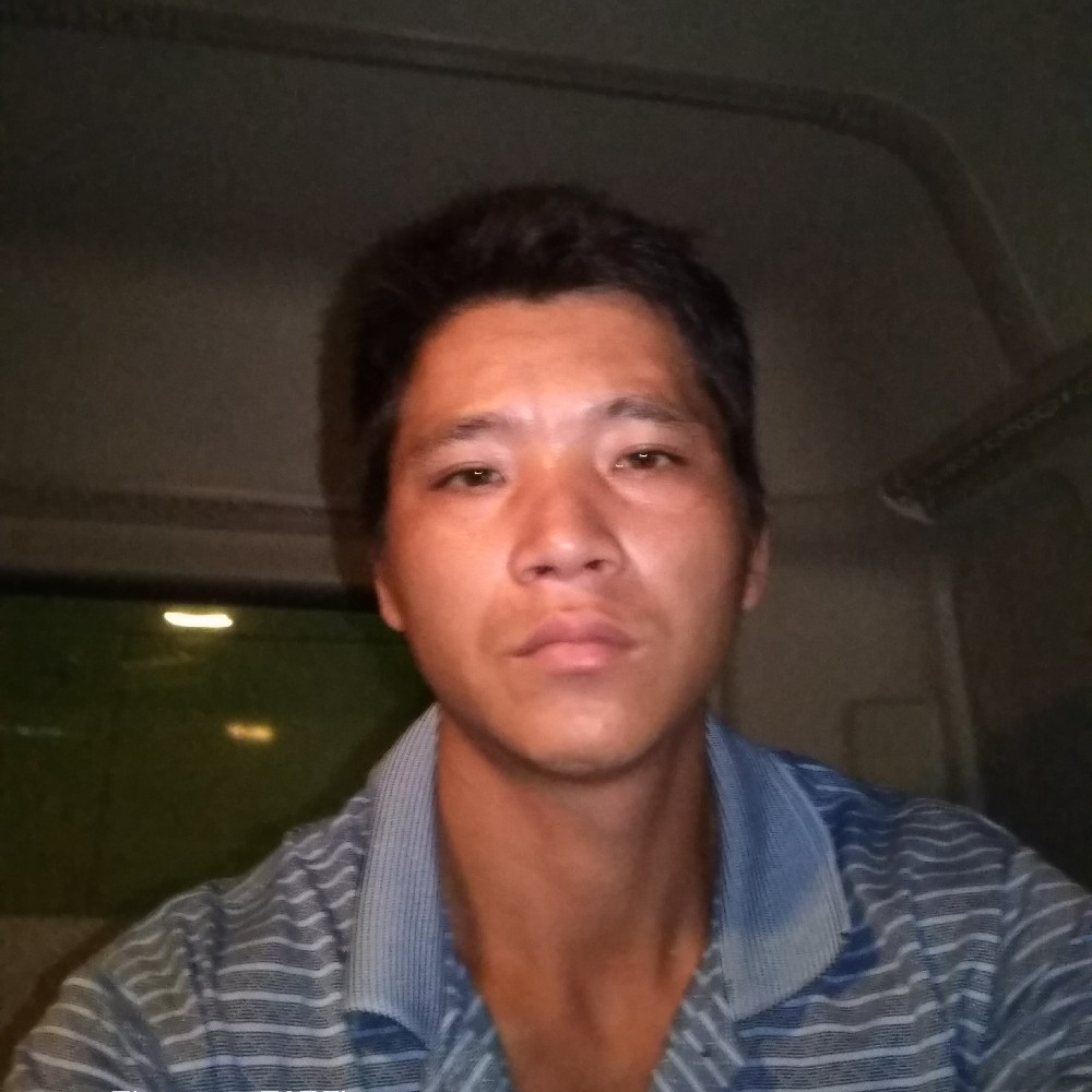 墨镜相许孤單的照片