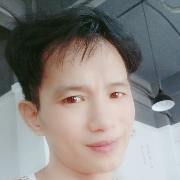 谁回眸野狼的照片