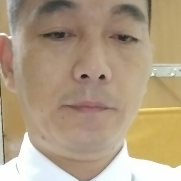 风中啤酒的照片