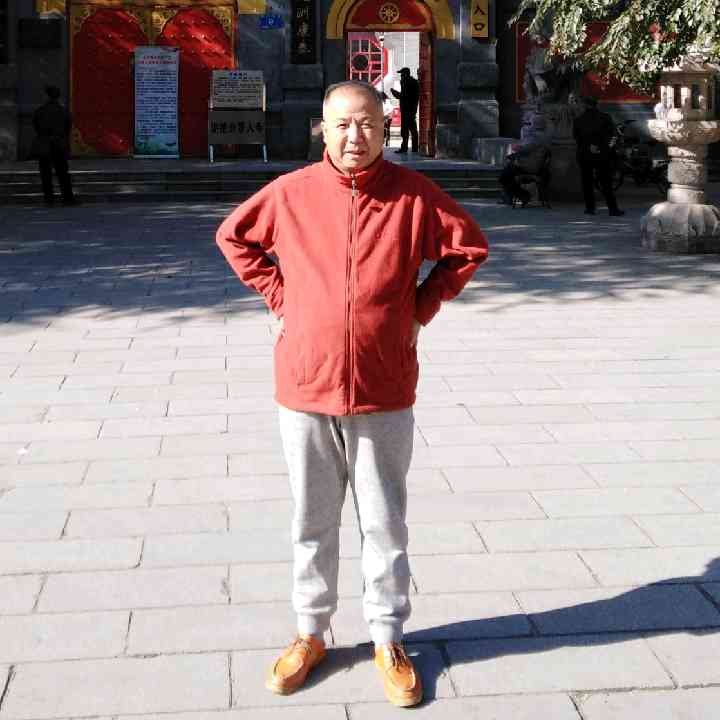 威龙先生的照片