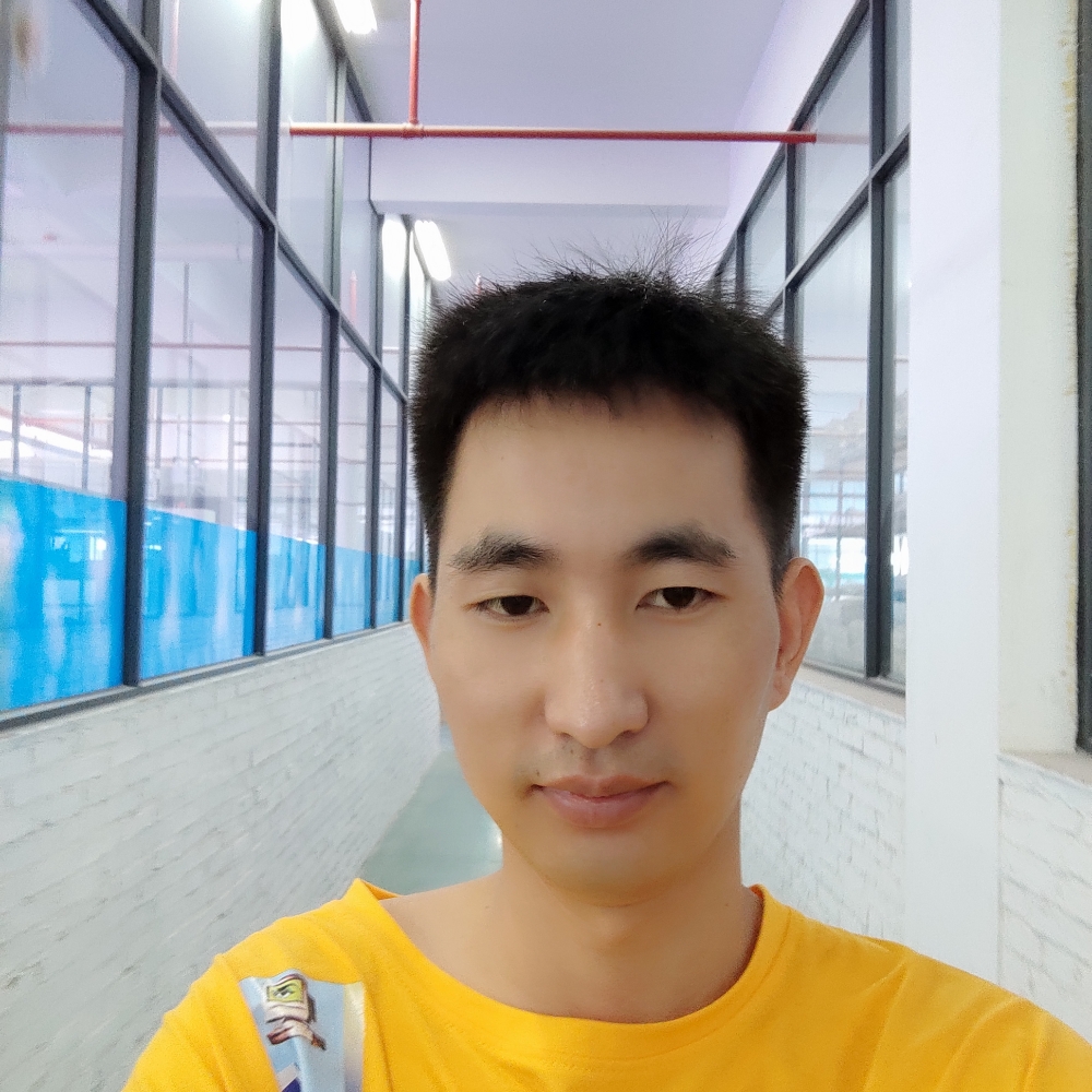 御姐深拥和谐的照片
