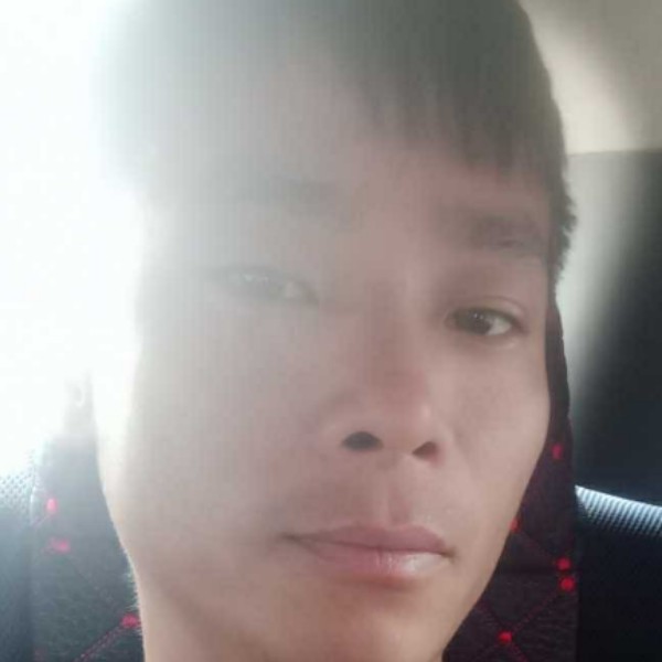 英勇笑寒风的照片