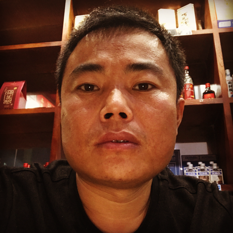 鱼拿柔弱的照片