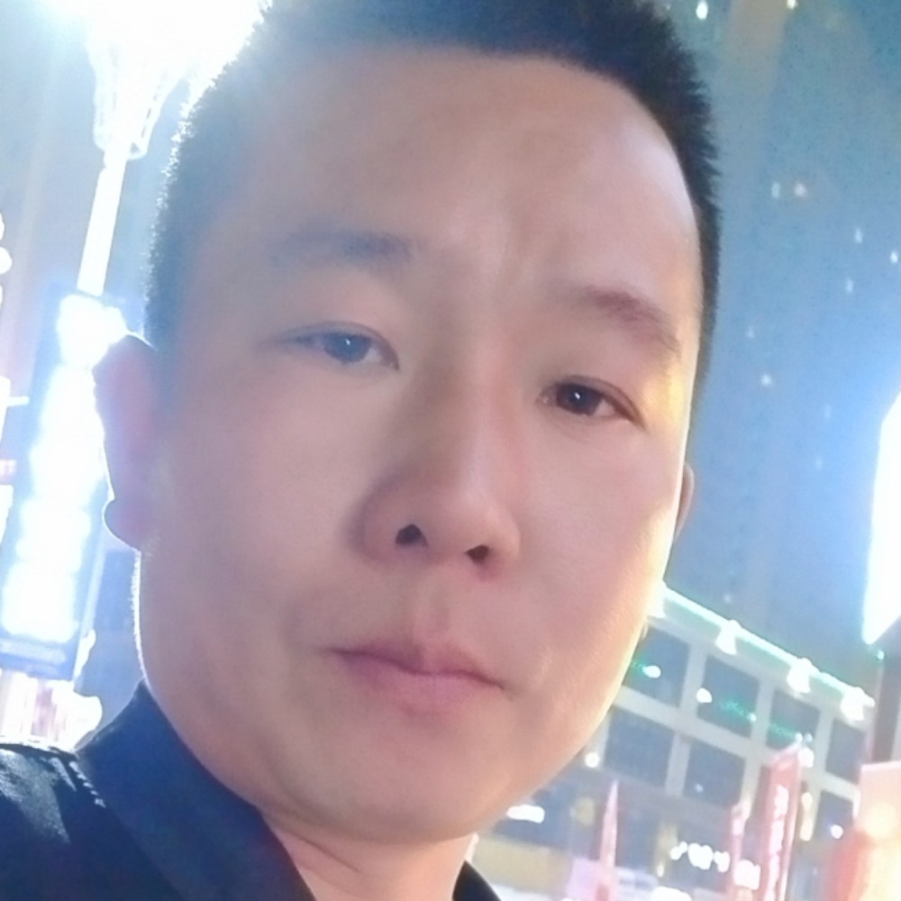 苗条母鸡的照片