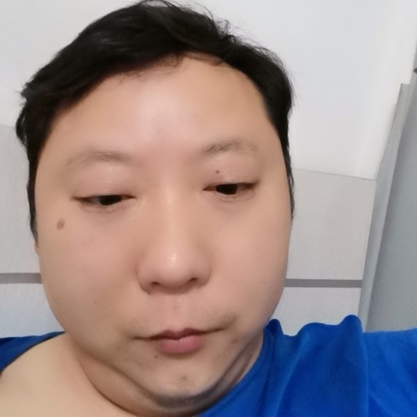 愤怒扯高跟鞋的照片