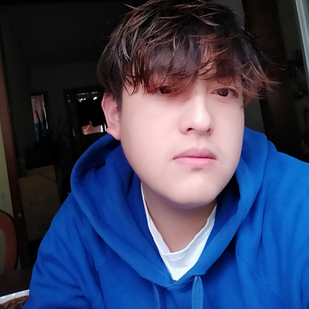 自信百褶裙的照片