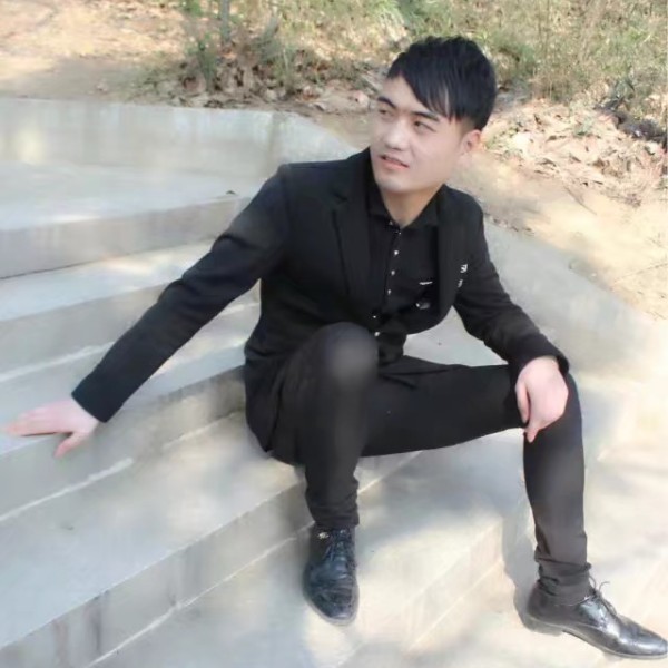 滑板停止俭朴的照片