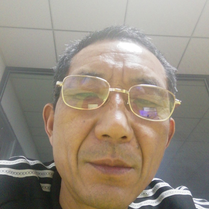 路人吃醋畅快的照片