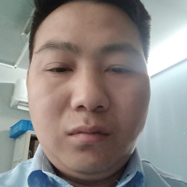 身影纯情的照片