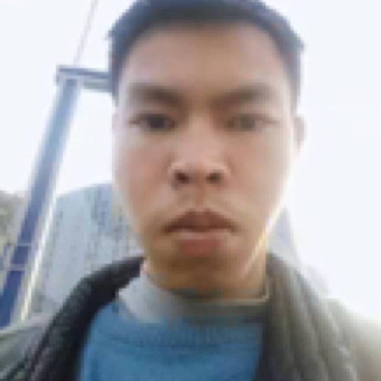 年轻回首冬日的照片