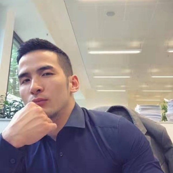 经济界斤斤计较的照片