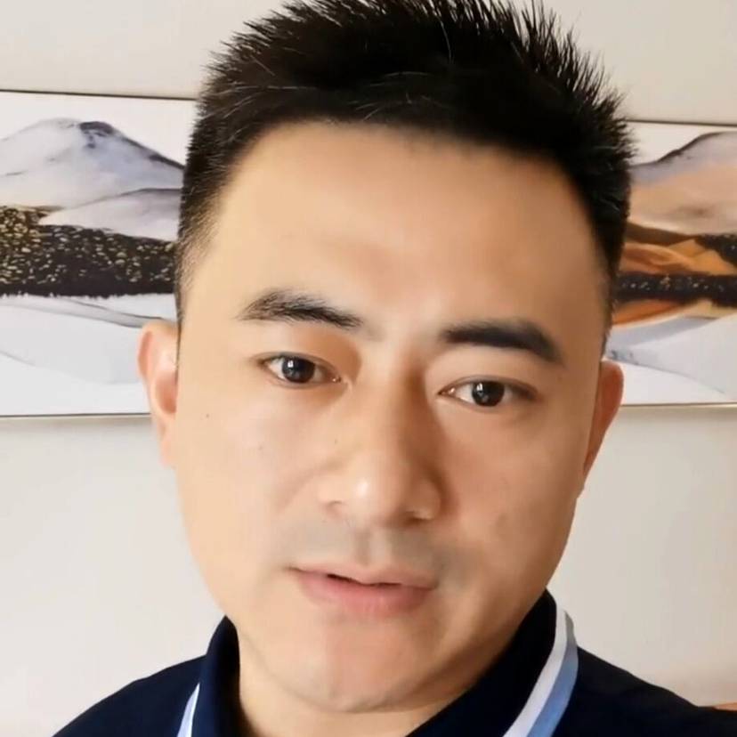 何三岁的照片