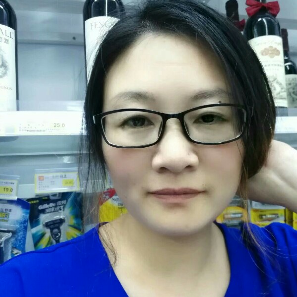 靓丽保温杯的照片