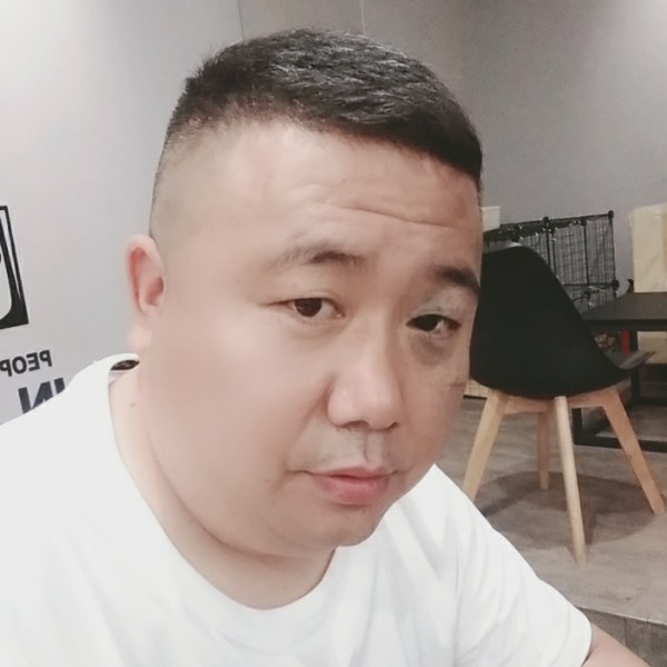 菜花男的单纯的照片