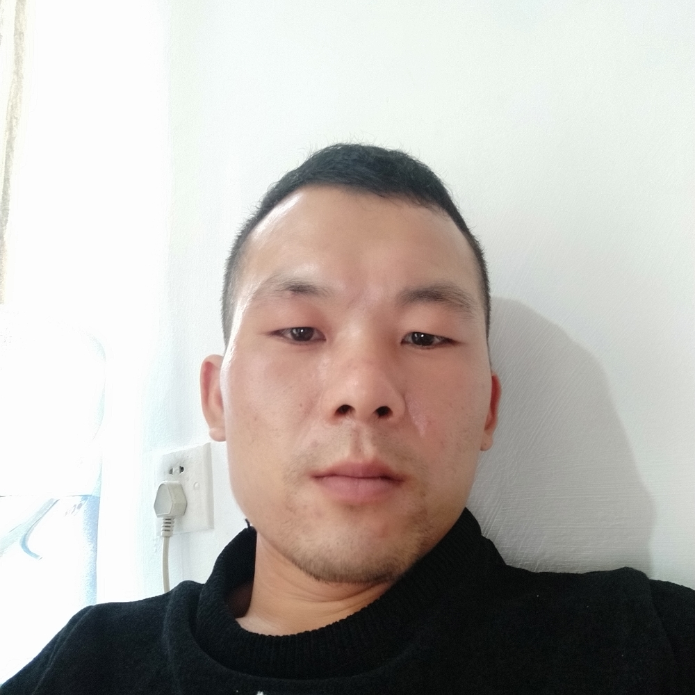 美女拾忆俏皮的照片