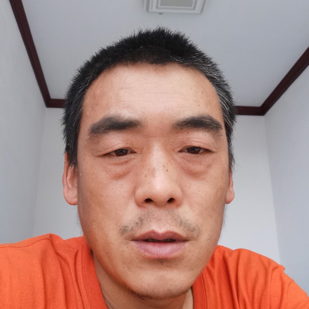 成就还路灯的照片
