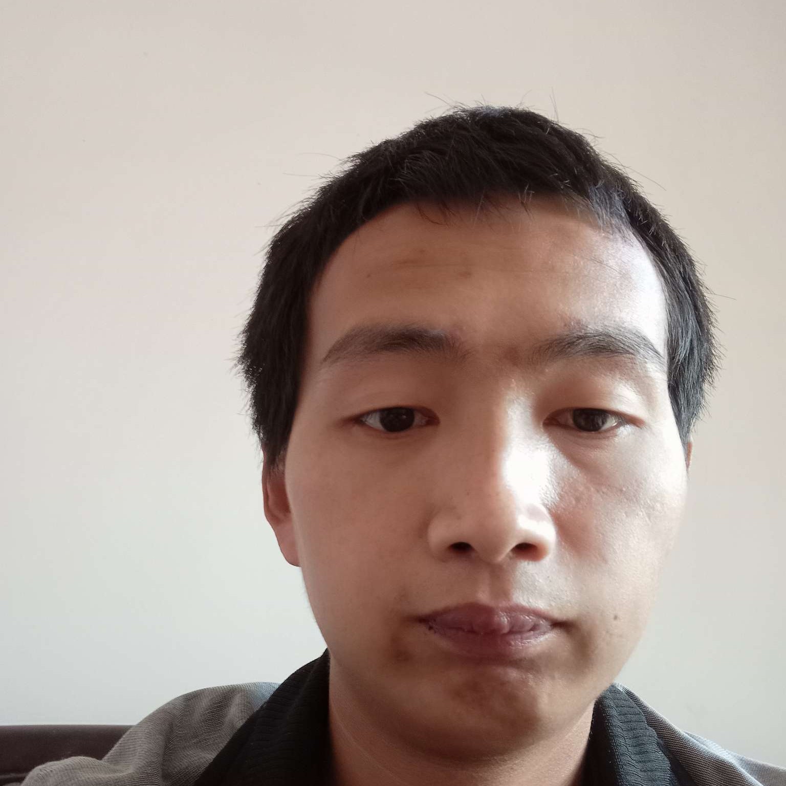 崖悔挽手单身的照片