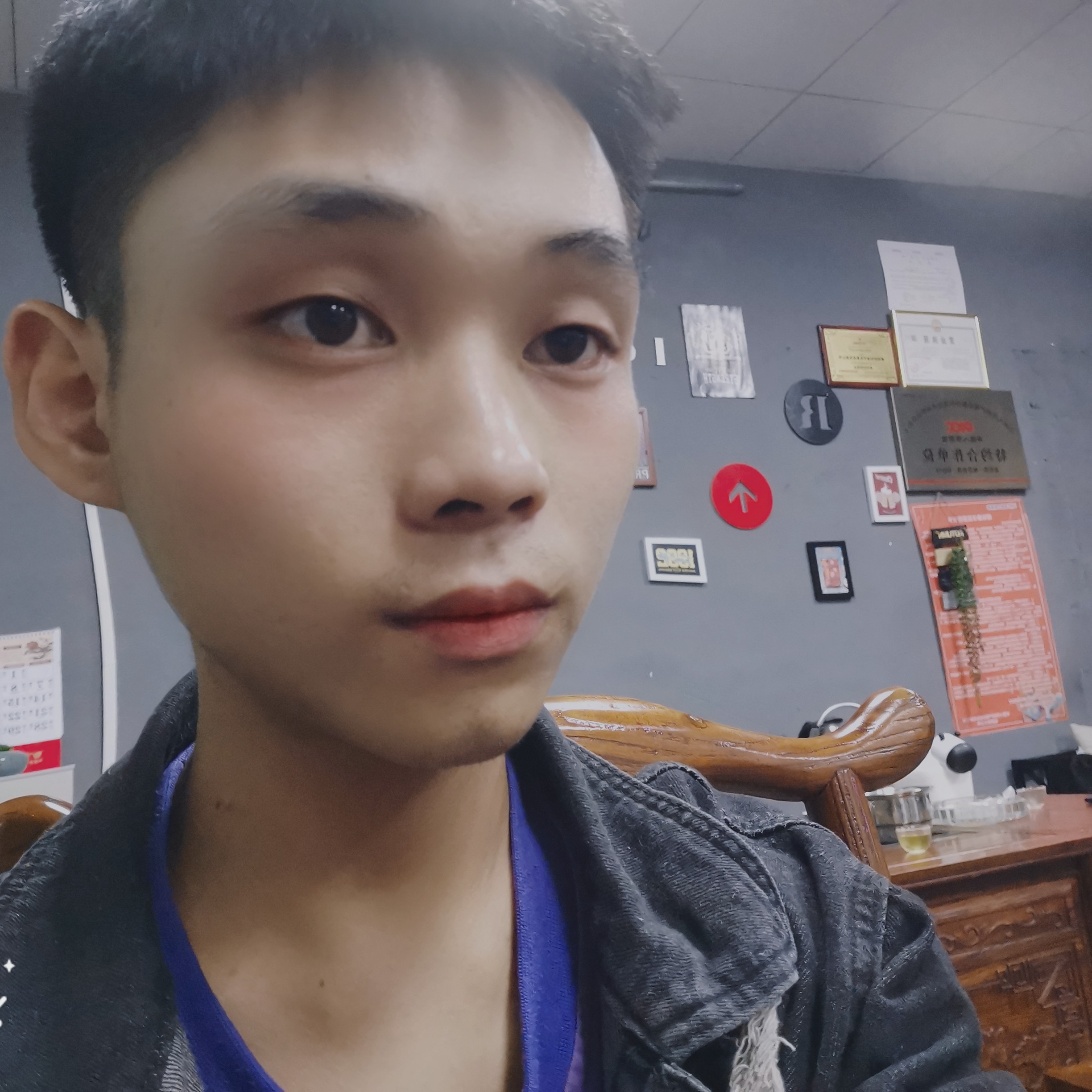 魁梧黑香蕉的照片