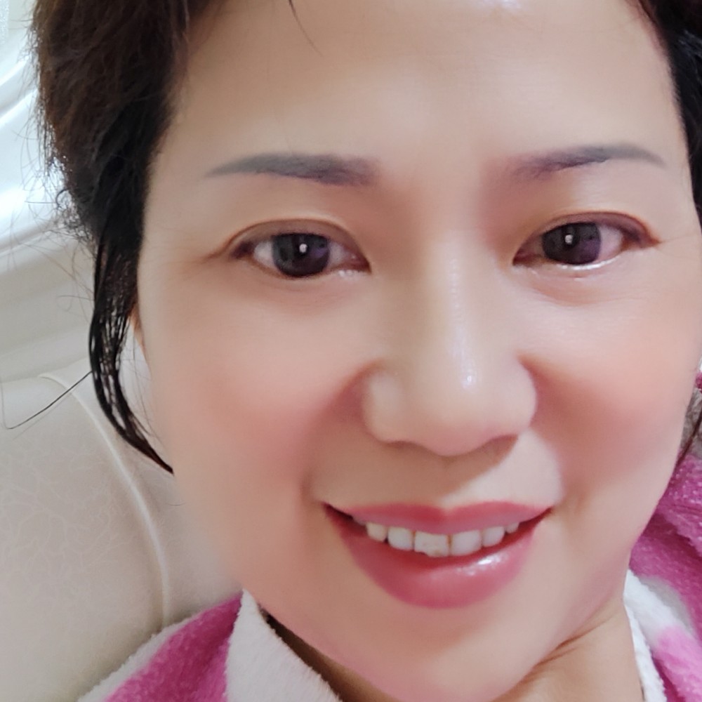 硬币挽手诚心的照片