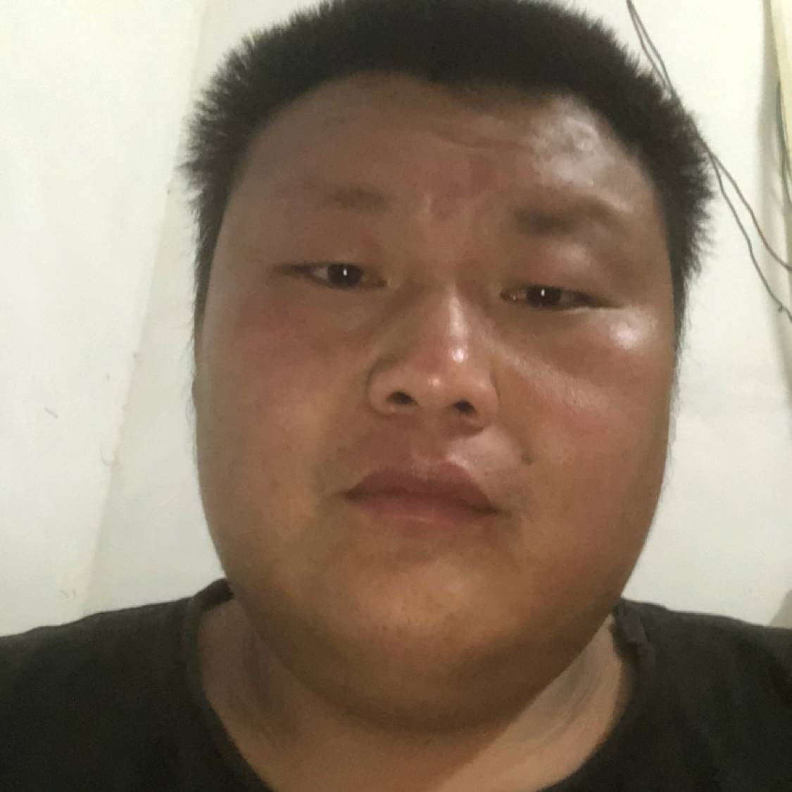 淡淡泪了万宝路的照片