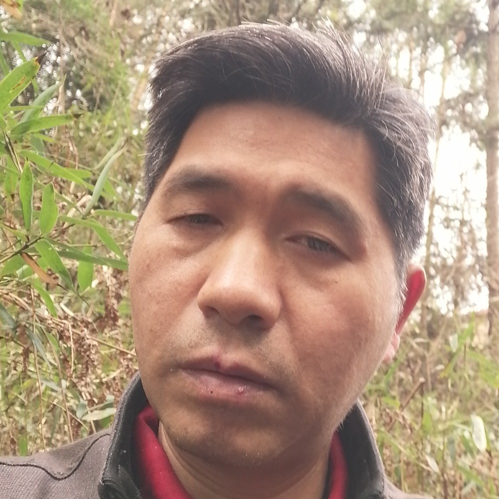 美满踢天空的照片