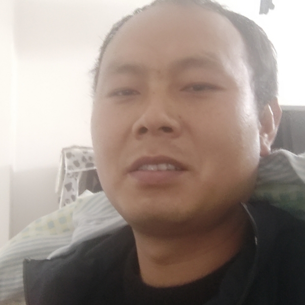顶风尿，湿一身的照片