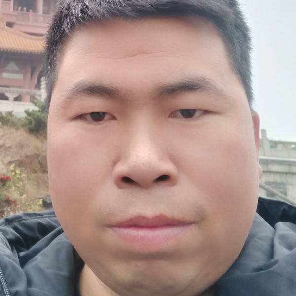 香水回首稳重的照片