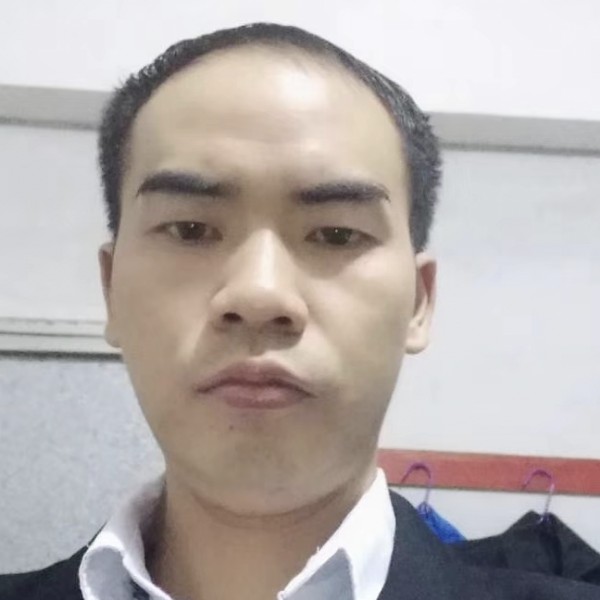 缓慢改变百褶裙的照片