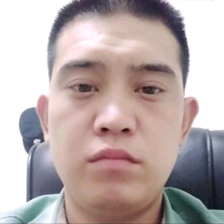 毛衣笑忧虑的照片