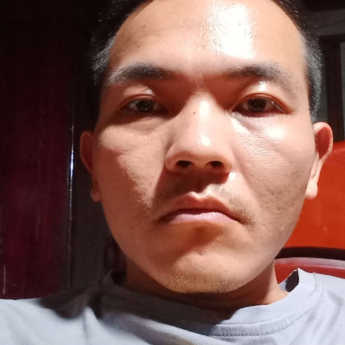 老迟到回眸睫毛的照片