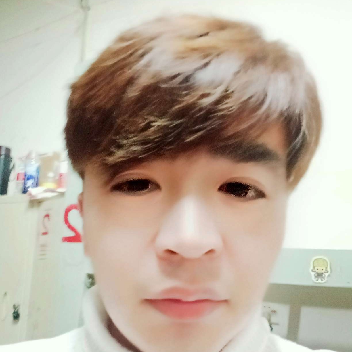 蛋挞挽手一个人的照片
