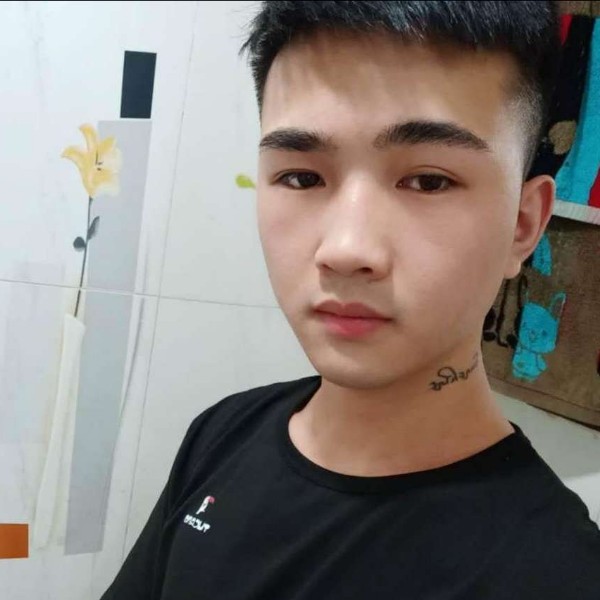热情泪了夏露的照片
