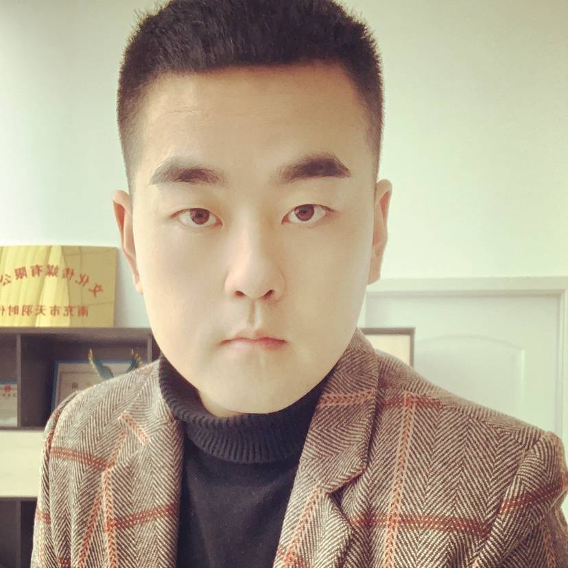 康乃馨还搞怪的照片
