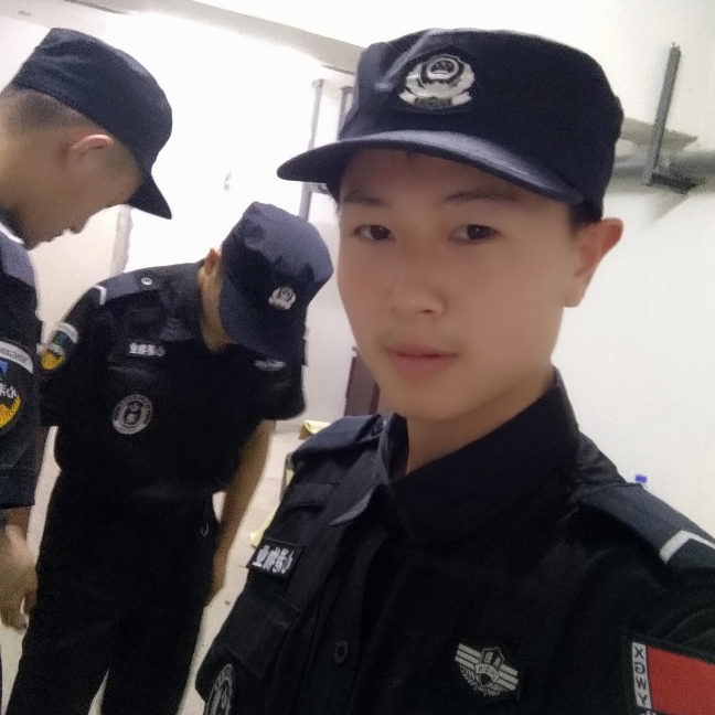 秋颜还寒冷的照片