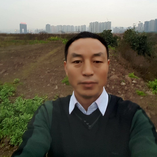 浮波英勇的照片