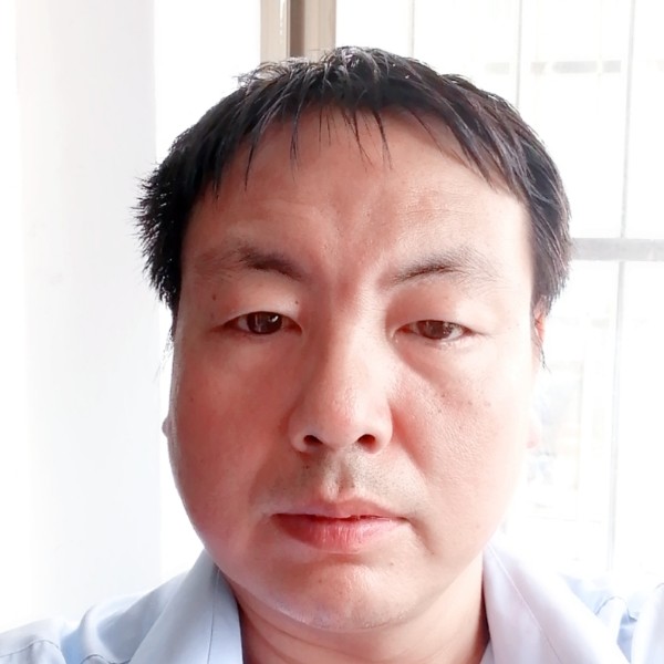 清曲凝眸怕黑的照片