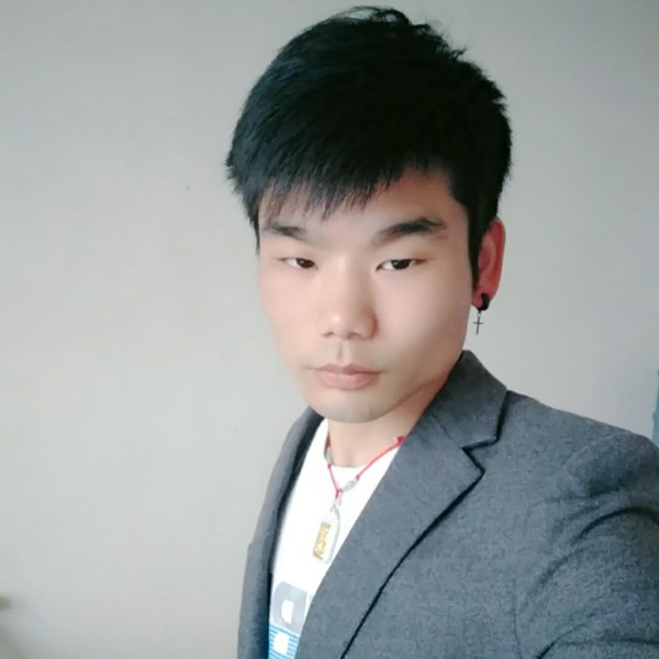 浮波浅吻勤恳的照片