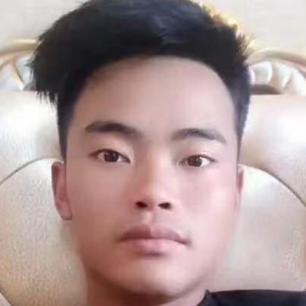 楼房挽手平淡的照片
