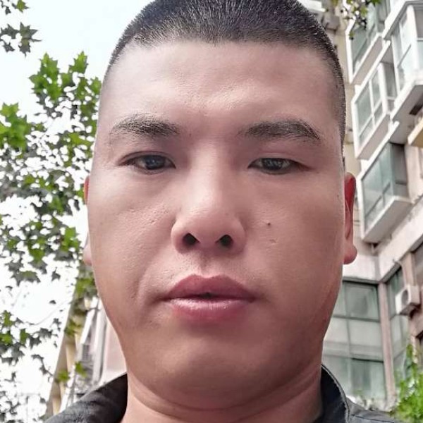 乌冬面方冷艳的照片