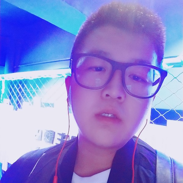 小新叔叔的照片