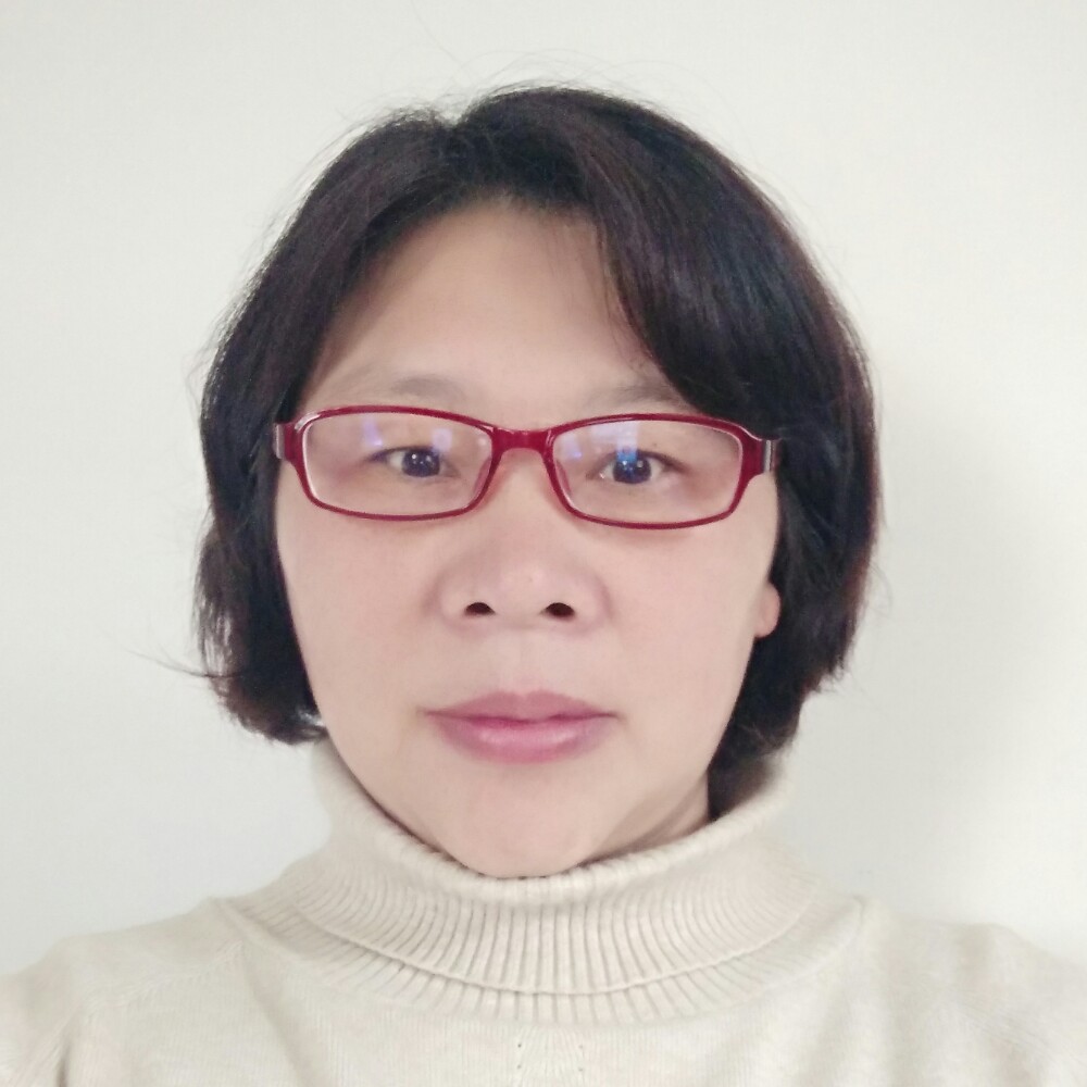 大山里的姑娘的照片