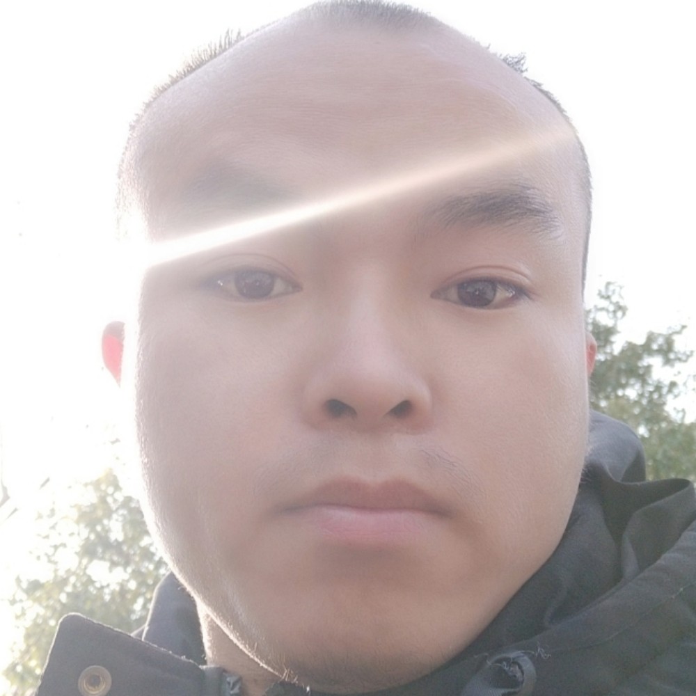 覃天彪的照片