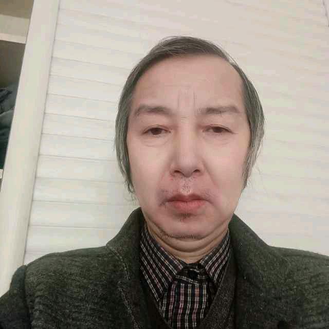 尹伟的照片