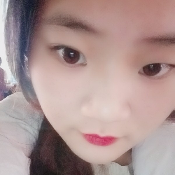 微笑凝眸甜甜的照片