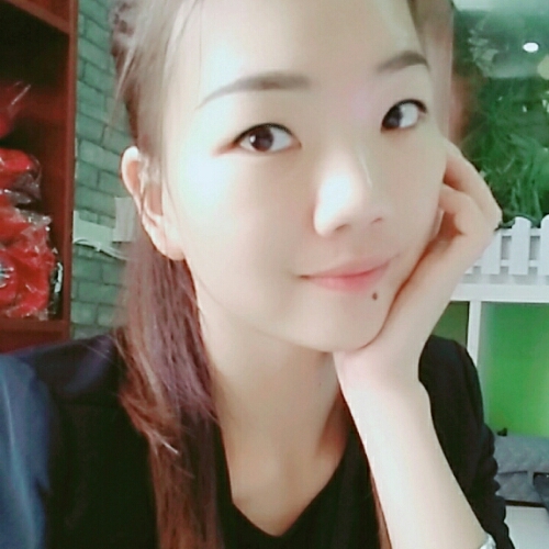 乔君的照片