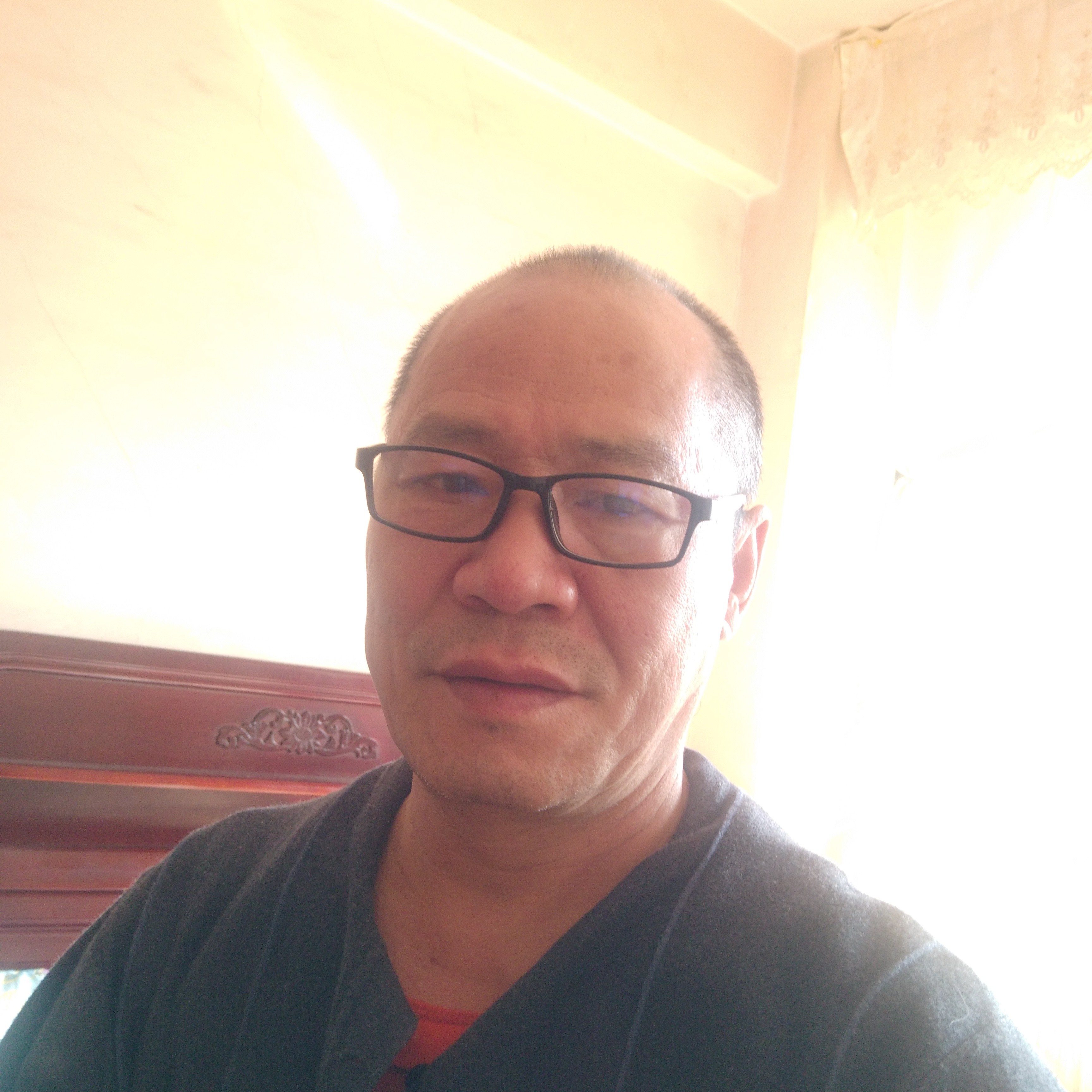 舒适爱砖头的照片