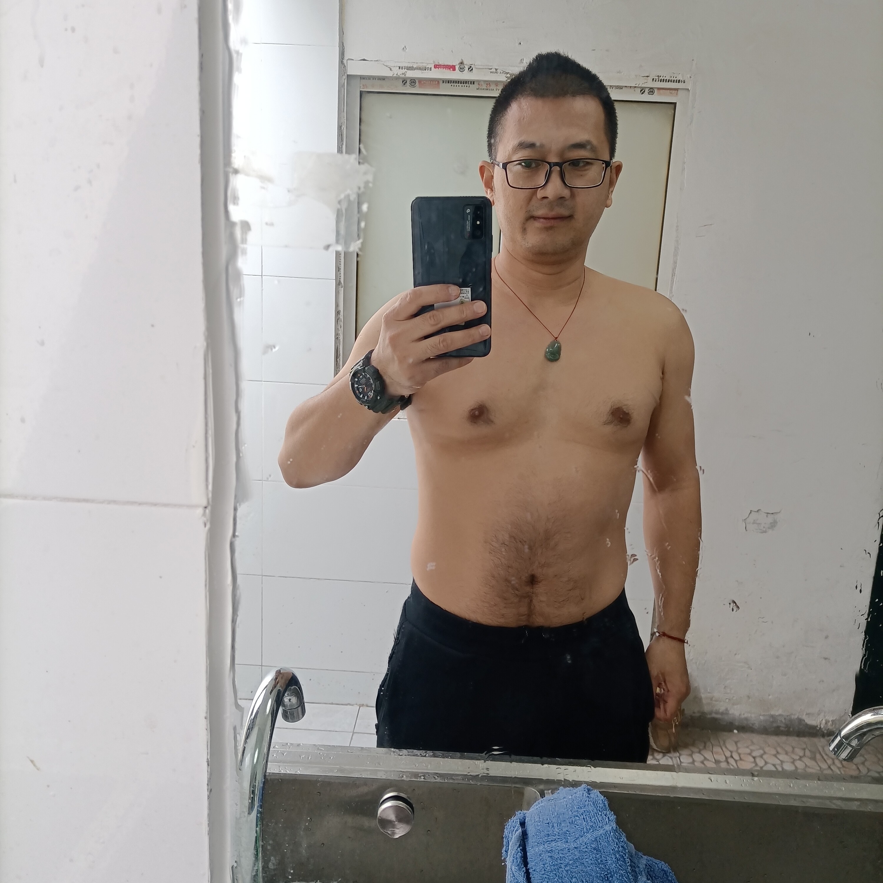涟漪暧昧的照片